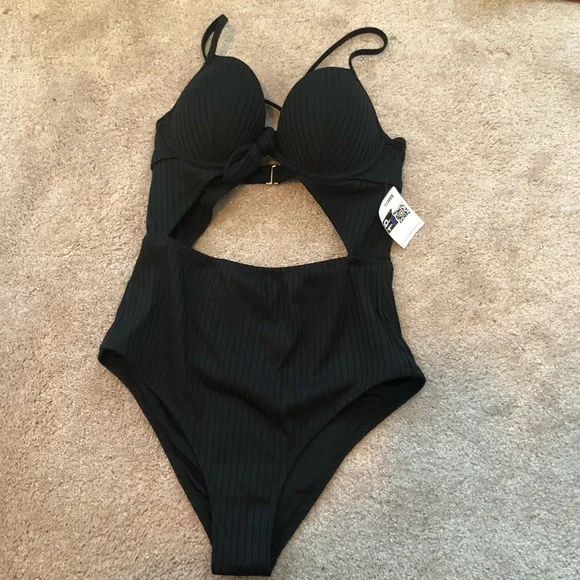 Shade & Shore Black Monokini - Picture 2 of 6